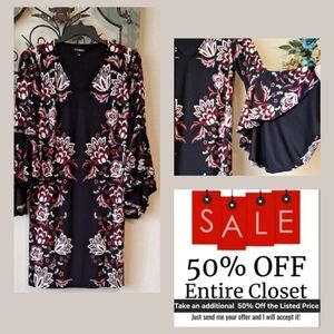 Roz & Ali Black & Red Floral Dress.  NWOT Size SMALL